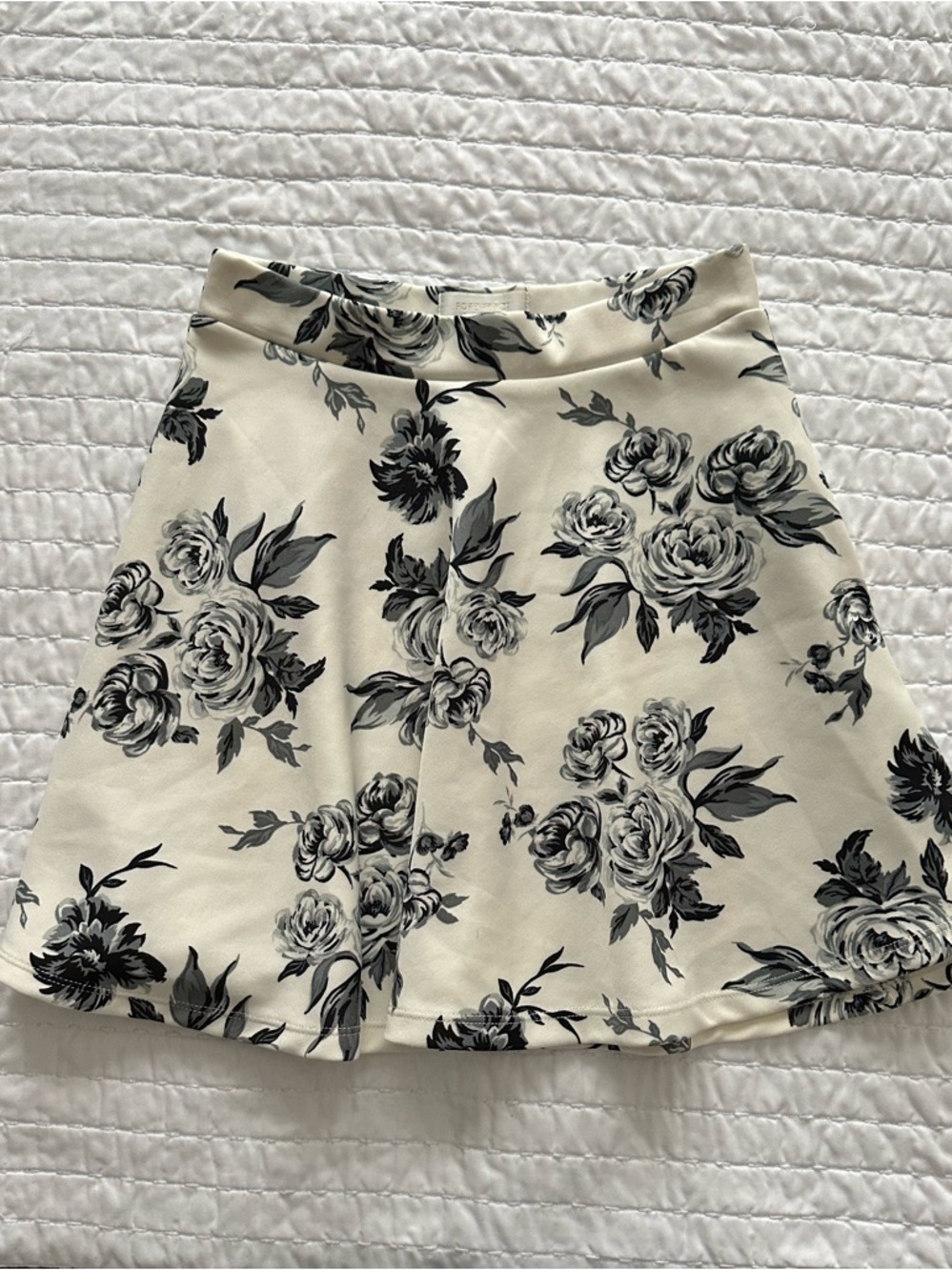 Forever 21 Cream Floral Skirt